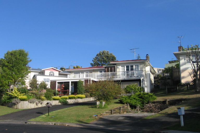 Photo of property in 21 Roband Avenue, Glenfield, Auckland, 0629