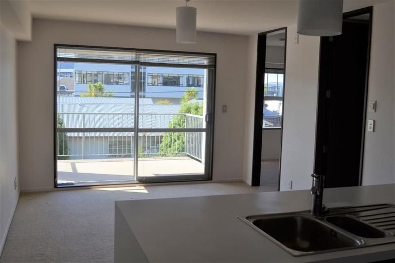 Photo of property in 8f Finlay Terrace, Mount Cook, Wellington, 6021
