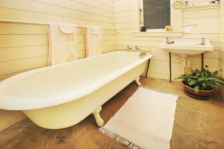 Photo of property in 14 Dalefield Road, Carterton, 5713