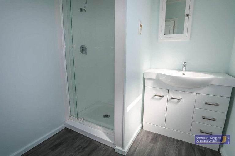 Photo of property in 18 Broadbent Street, Riccarton, Christchurch, 8041