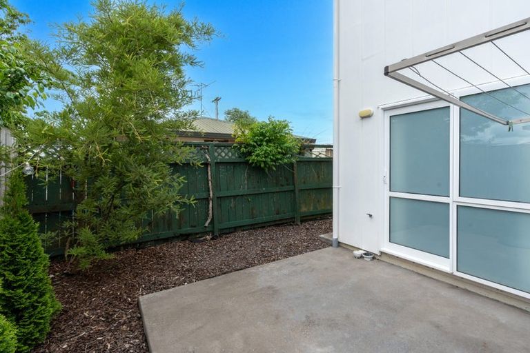 Photo of property in 24/10 Burrows Place, Frankton, Hamilton, 3204