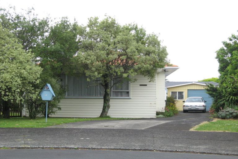 Photo of property in 17 Kea Place, Mangere Bridge, Auckland, 2022