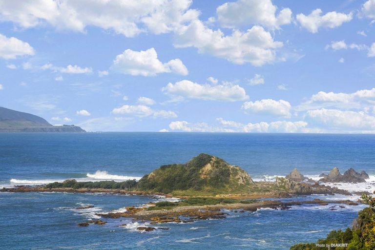 Photo of property in 11 Oku Street, Island Bay, Wellington, 6023