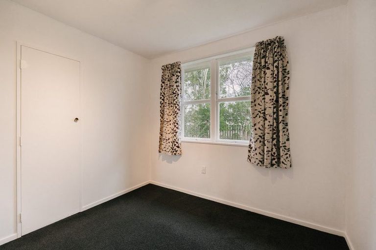 Photo of property in 25 Mokau Place, Terrace End, Palmerston North, 4410