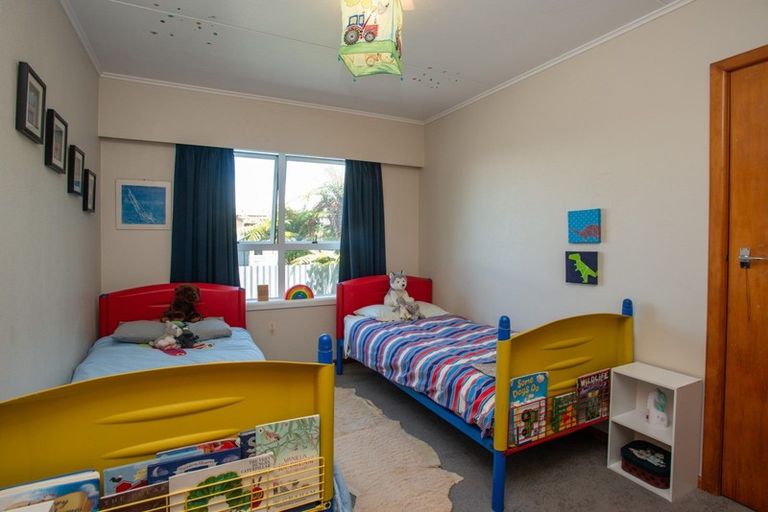 Photo of property in 91 Clarence Cox Crescent, Pirimai, Napier, 4112