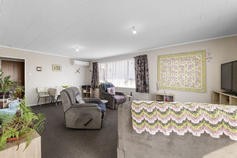 Photo of property in 17a Hamlet Street, Stratford, 4332