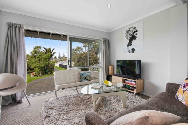 Photo of property in 71 Mckenzie Avenue, Arkles Bay, Whangaparaoa, 0932