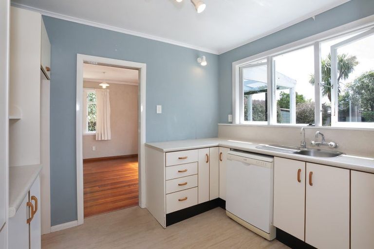 Photo of property in 8 Nairn Crescent, Awapuni, Palmerston North, 4412