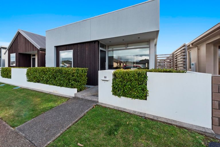 Photo of property in 32 Scoria Close, Pyes Pa, Tauranga, 3112