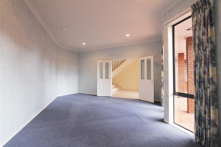 Photo of property in 8 Tiffany Close, Totara Park, Auckland, 2019