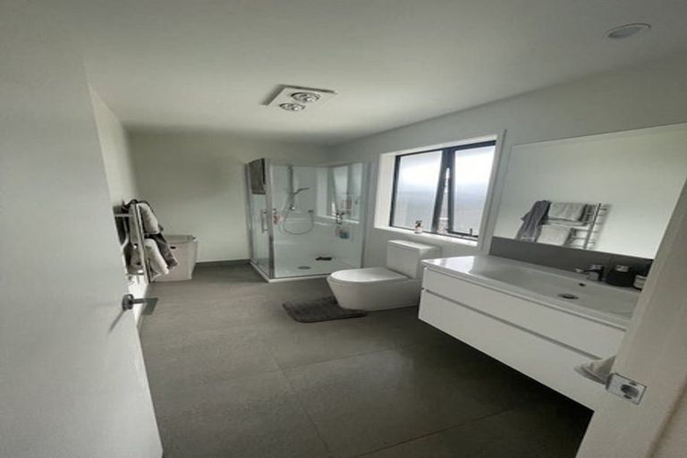 Photo of property in 31 Siren Street, Wainui, 0932