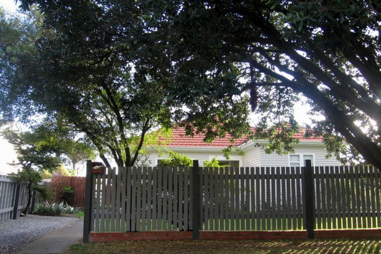 Photo of property in 83 Riverside Drive, Waiwhetu, Lower Hutt, 5010