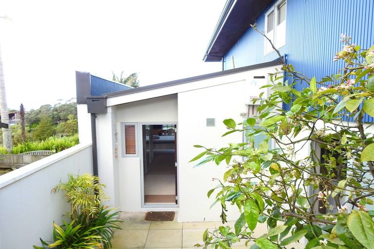 Photo of property in 31 Mcmillan Place, Mellons Bay, Auckland, 2014