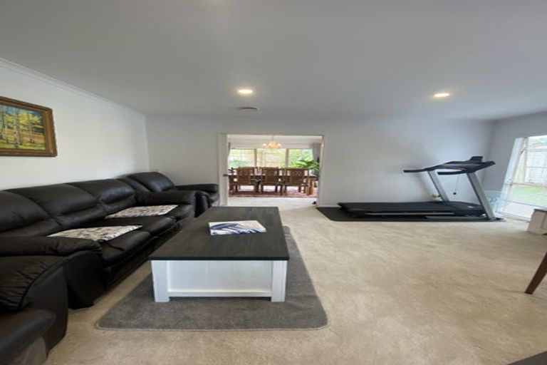 Photo of property in 12 Maybole Drive, Flat Bush, Auckland, 2016