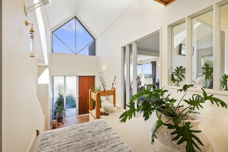 Photo of property in 8 Dornoch Place, Papakowhai, Porirua, 5024