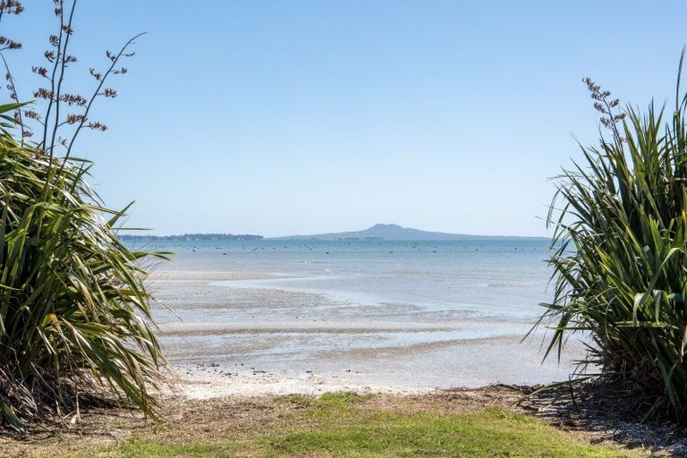 Photo of property in 339 Clifton Road, Whitford, Howick, 2571