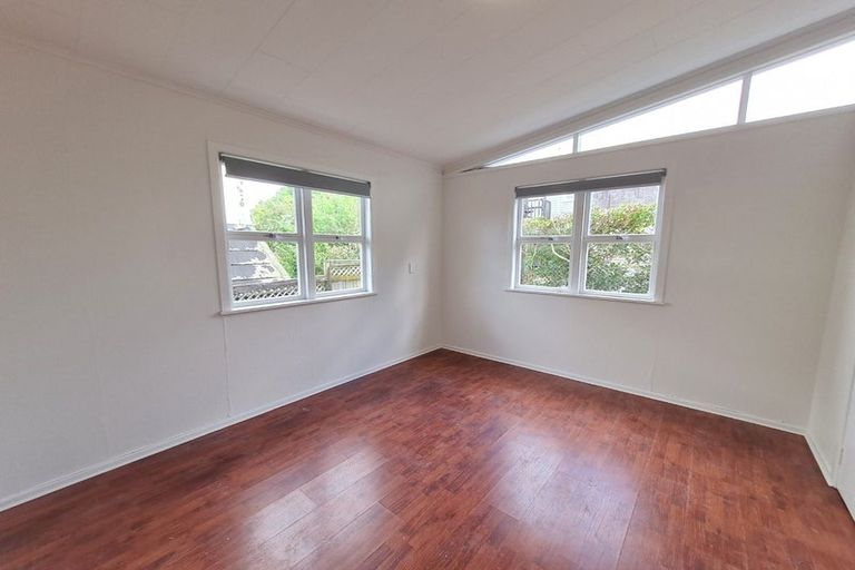 Photo of property in 1/135 Nile Road, Milford, Auckland, 0620