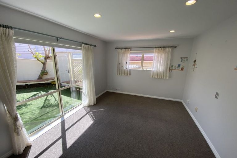 Photo of property in 5 Gretna Green, Browns Bay, Auckland, 0630