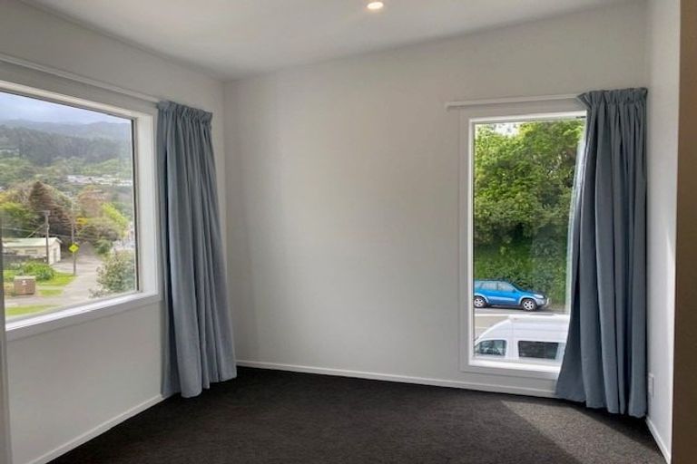Photo of property in 28 Collins Avenue, Tawa, Wellington, 5028