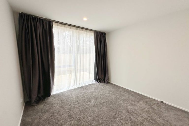 Photo of property in 16 Macnay Way, Murrays Bay, Auckland, 0630