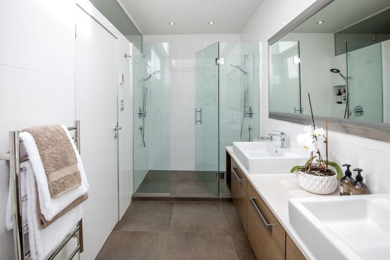 Photo of property in 339 Clifton Road, Whitford, Howick, 2571