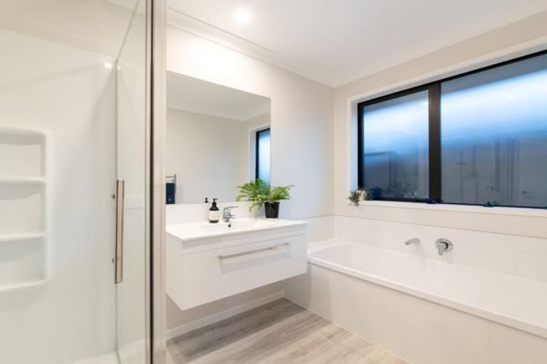 Photo of property in 15 Kotiate Street, Papamoa Beach, Papamoa, 3118