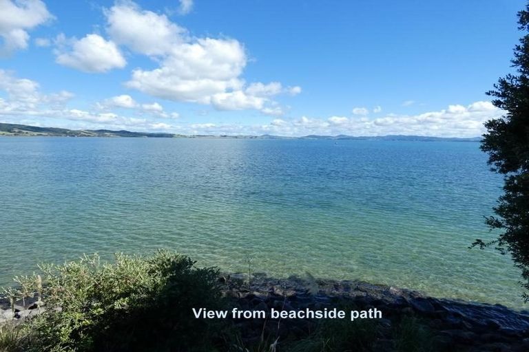 Photo of property in 2 Karoro Road, One Tree Point, 0118