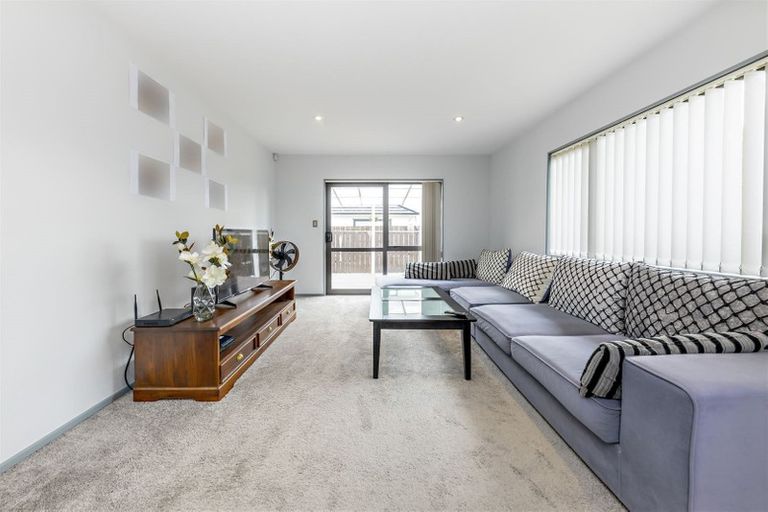 Photo of property in 51 Tarapiroe Avenue, Takanini, 2112