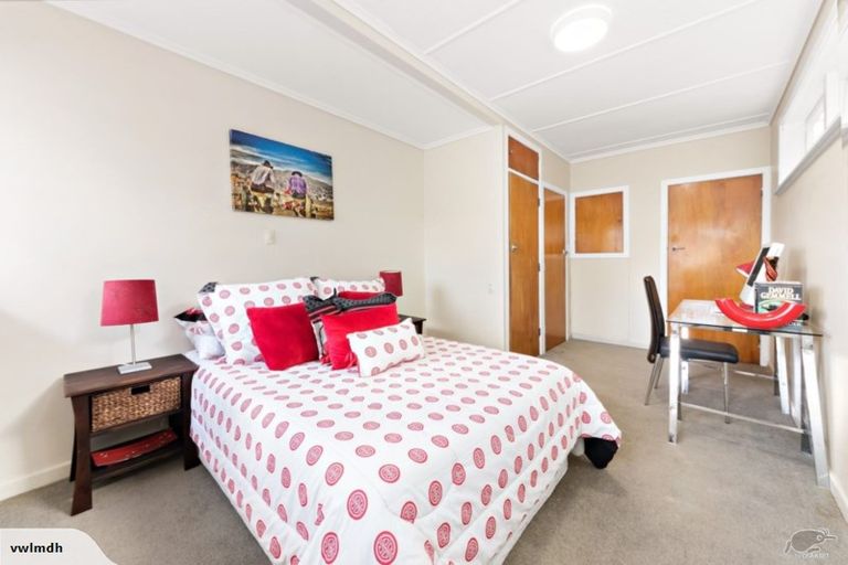 Photo of property in 2 Penders Place, Henderson, Auckland, 0610