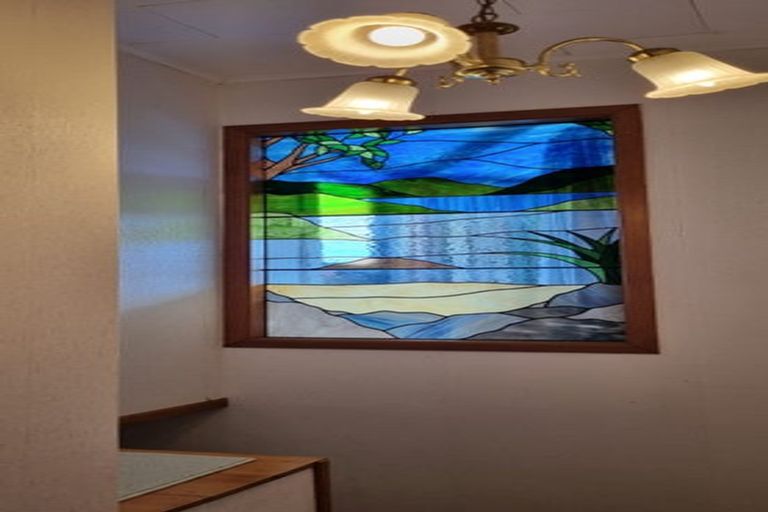 Photo of property in 4 Bella Grove, Naenae, Lower Hutt, 5011