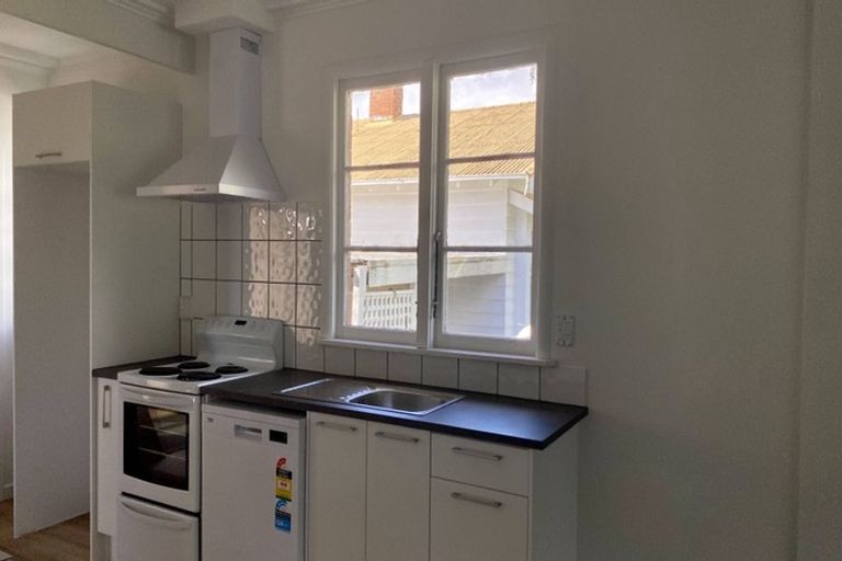 Photo of property in 27 Third Avenue, Avenues, Whangarei, 0110