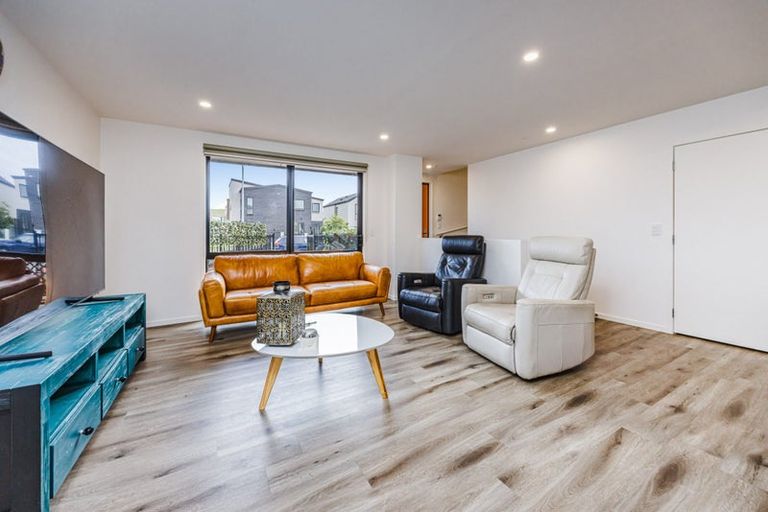 Photo of property in 29 Cessna Crescent, Mangere, Auckland, 2022