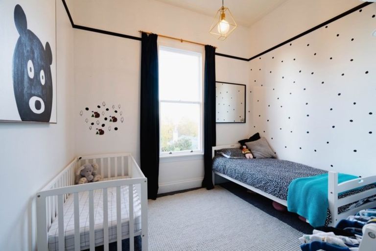 Photo of property in 22 Lawson Street, Roslyn, Dunedin, 9011