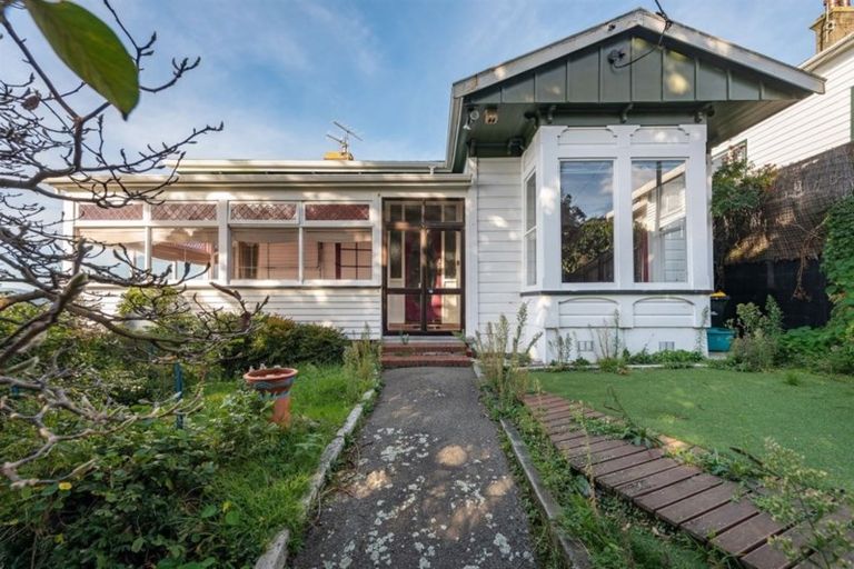 Photo of property in 9 Lerwick Terrace, Melrose, Wellington, 6023