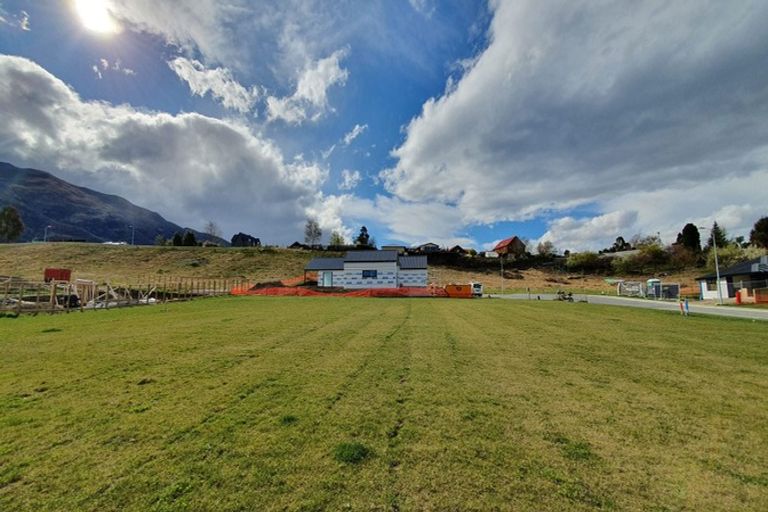 Photo of property in 11 Magpie Place, Lake Hawea, Wanaka, 9382