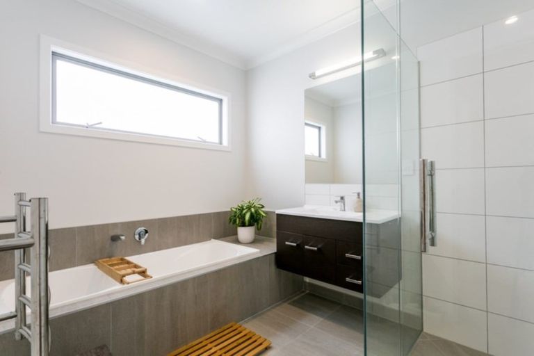 Photo of property in 25 Rakaia Way, Poraiti, Napier, 4112