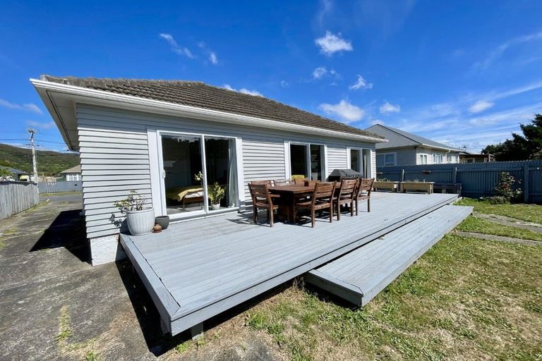 Photo of property in 17 Reynolds Street, Taita, Lower Hutt, 5011