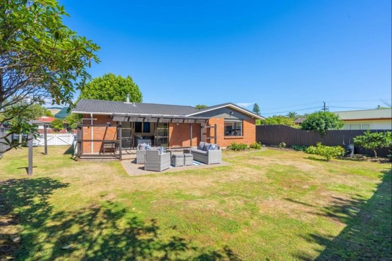 Photo of property in 4 Wakefield Grove, Waikanae, 5036