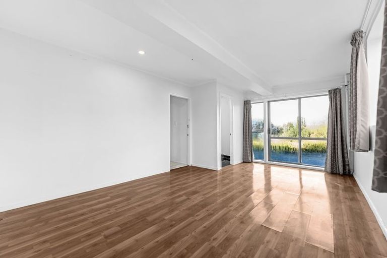 Photo of property in 20 Finn Place, Totara Vale, Auckland, 0629