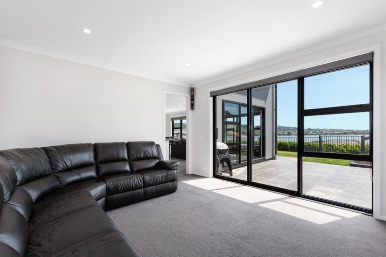 Photo of property in 4 Ihakara Arthur Lane, Aotea, Porirua, 5024