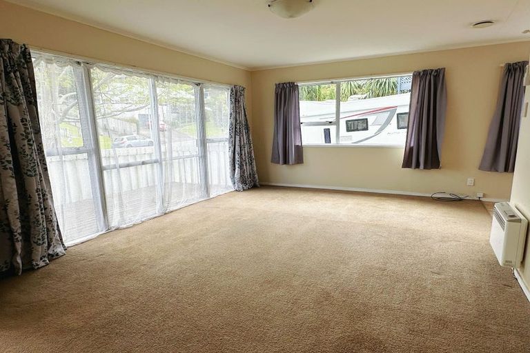 Photo of property in 1/25 Sapphire Place, Bayview, Auckland, 0629