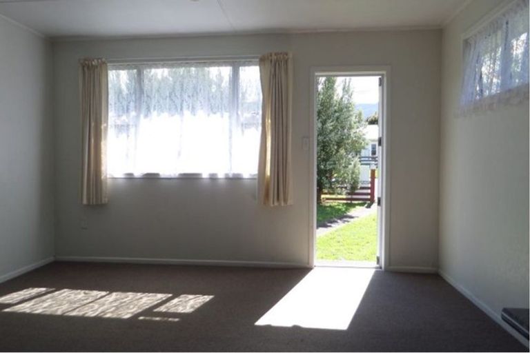 Photo of property in 43 Daniell Street, Featherston, 5710