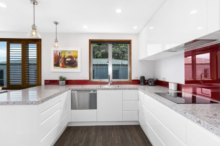 Photo of property in 6a Sunset Parade, Plimmerton, Porirua, 5026