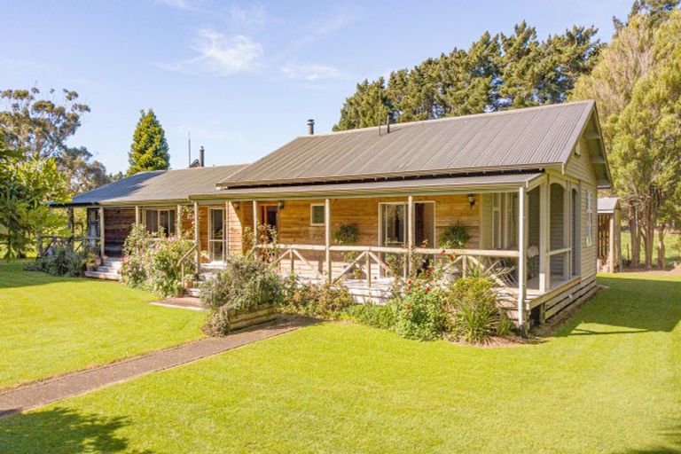 Photo of property in 65 Range Road, Woodville, 4997
