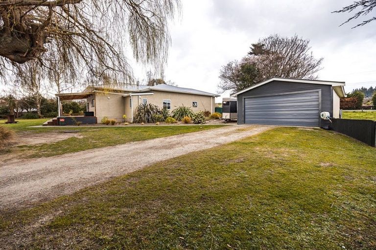 Photo of property in 16 Round Hill Road, Reidston, Oamaru, 9492