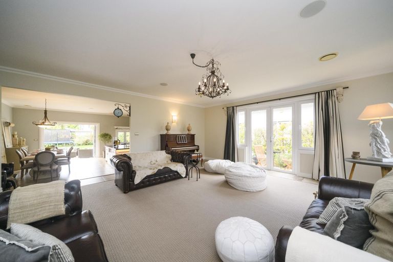 Photo of property in 6 Carlton Avenue, Palmerston North, 4414