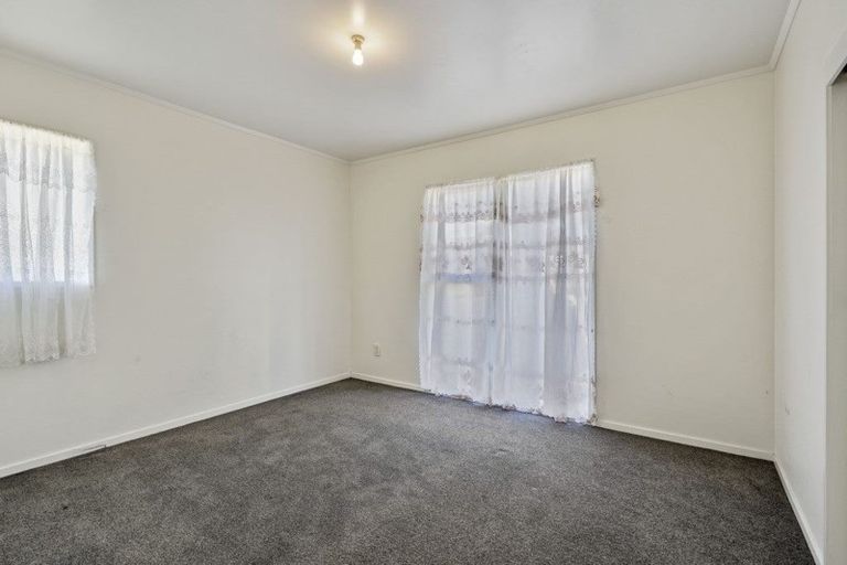 Photo of property in 328 Roscommon Road, Clendon Park, Auckland, 2103