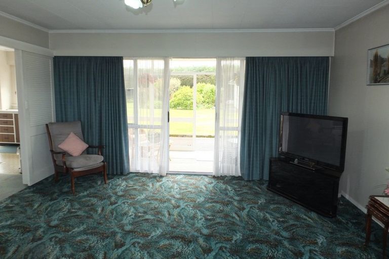 Photo of property in 43 Edinburgh Terrace, Foxton Beach, Foxton, 4815