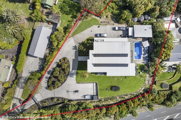 Photo of property in 201 Whangaparaoa Road, Red Beach, 0932