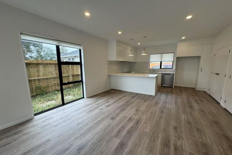 Photo of property in 11a Mawney Road, Henderson, Auckland, 0610